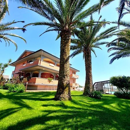 B&B Sotto Le Palme Molino Ciccolini Exterior foto